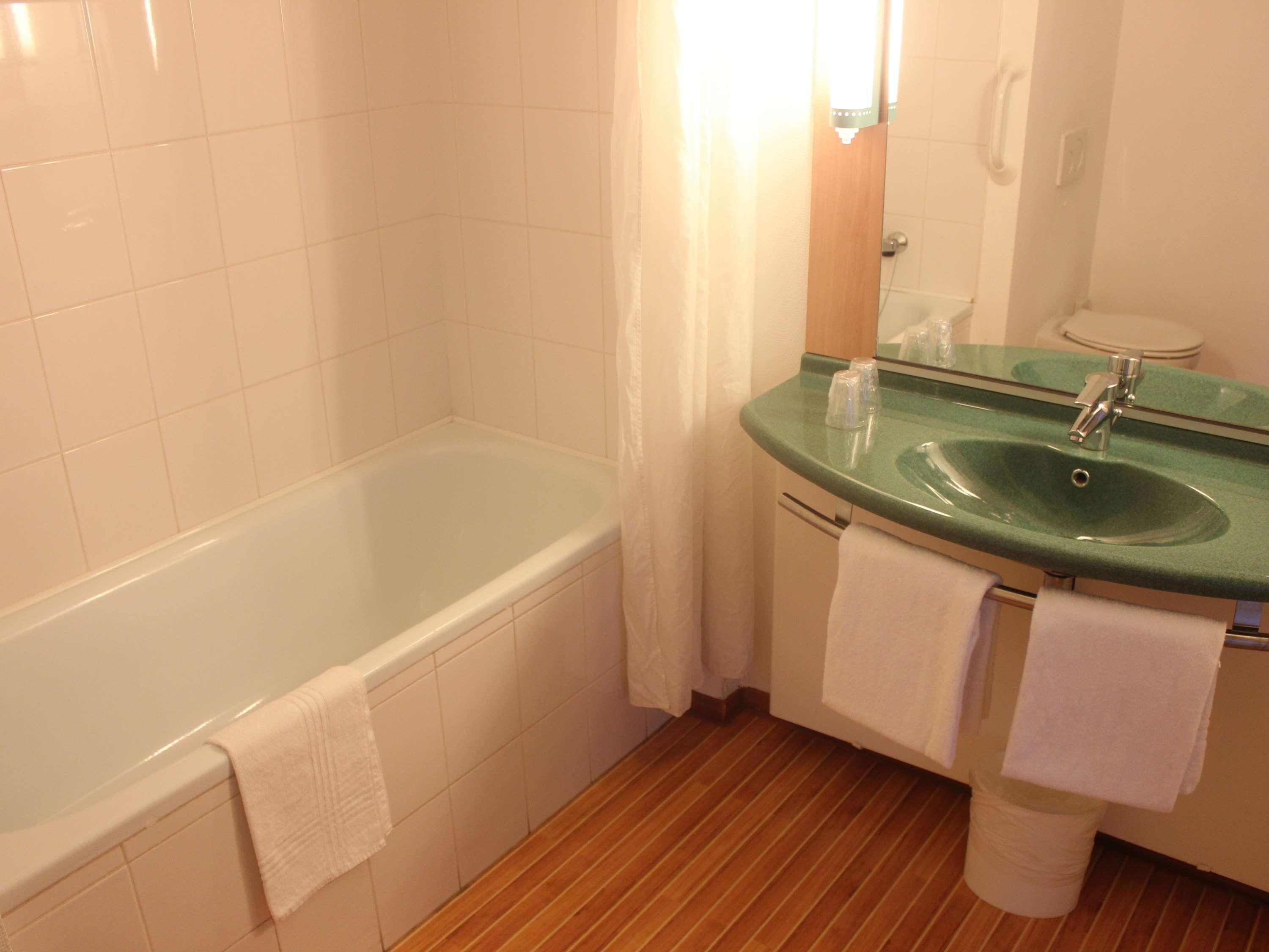 B&B Hotel Mons Gare Exterior foto